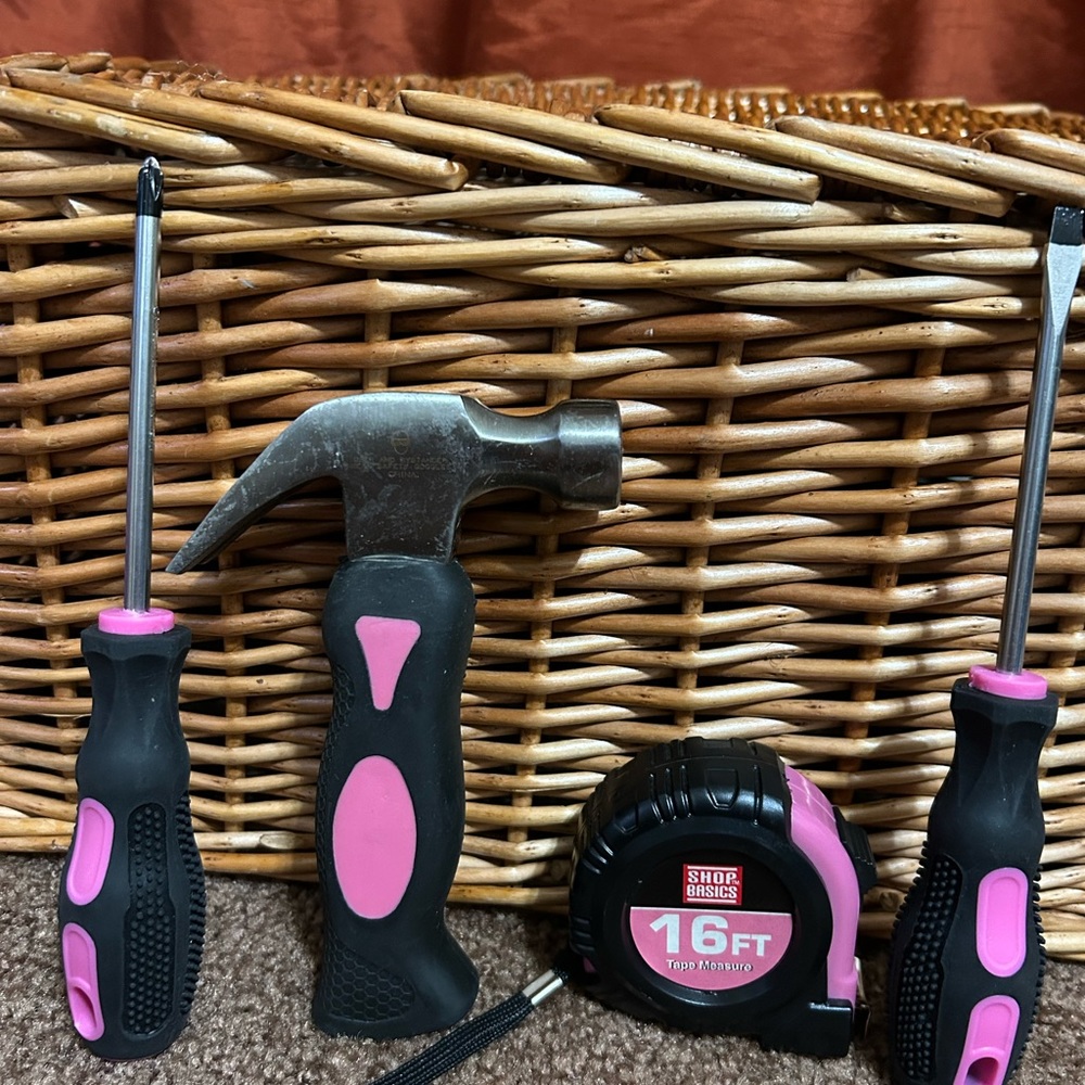 Lady’s Pink 4 piece Portable Home Repairing Tool Kit Set